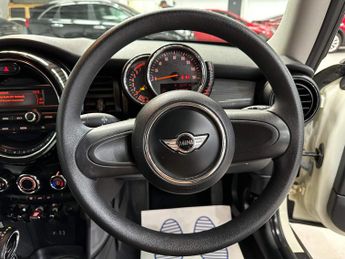 MINI Hatch 1.5 Cooper Auto Euro 6 (s/s) 3dr