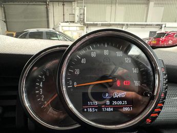 MINI Hatch 1.5 Cooper Auto Euro 6 (s/s) 3dr
