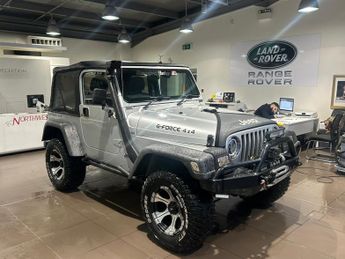 Jeep Wrangler 4.0 Grizzly Soft top 4x4 3dr