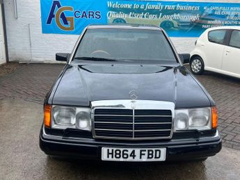 Mercedes-Benz 260 2.6 E 4dr