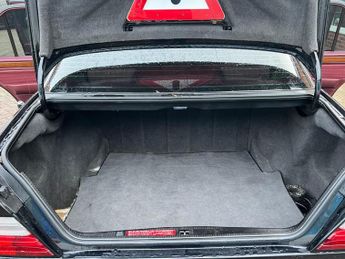 Mercedes-Benz 260 2.6 E 4dr