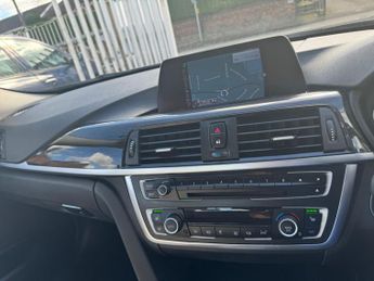 BMW 3 Series 2.0 320d Luxury Auto Euro 6 (s/s) 4dr