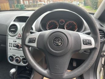 Vauxhall Corsa 1.4i 16v Club 5dr