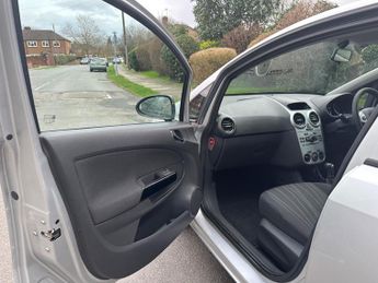 Vauxhall Corsa 1.4i 16v Club 5dr