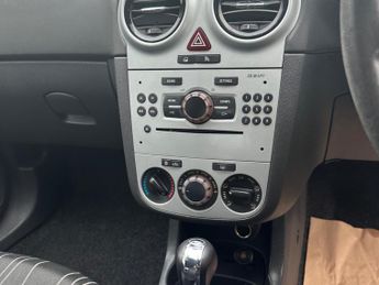 Vauxhall Corsa 1.4i 16v Club 5dr