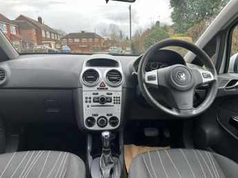 Vauxhall Corsa 1.4i 16v Club 5dr