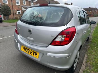 Vauxhall Corsa 1.4i 16v Club 5dr