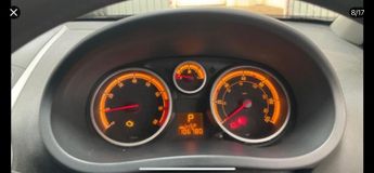 Vauxhall Corsa 1.4i 16v Club 5dr