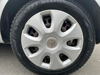 Vauxhall Corsa 1.4i 16v Club 5dr