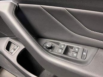 Volkswagen Passat 1.4 TSI 13kWh GTE Advance DSG Euro 6 (s/s) 4dr