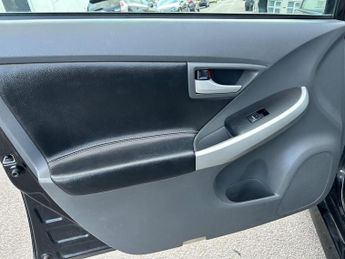 Toyota Prius 1.8 VVT-h T Spirit 10th Anniversary CVT Euro 5 (s/s) 5dr