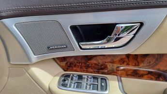 Jaguar XF 2.2d Premium Luxury Sportbrake Auto Euro 5 (s/s) 5dr