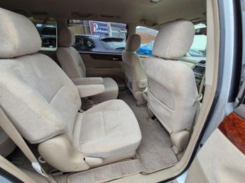 Toyota Ipsum 2.4l - 6 SEATS - FRESH IMPORT - HIGHSPEC