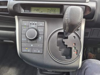 Toyota Wish 1.8l Fresh Import 7 Seats 5dr