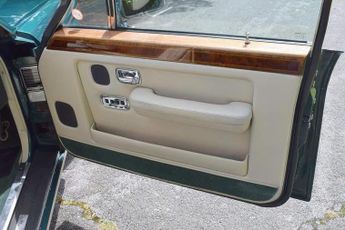 Rolls-Royce Silver Spur 6.8 II 4dr