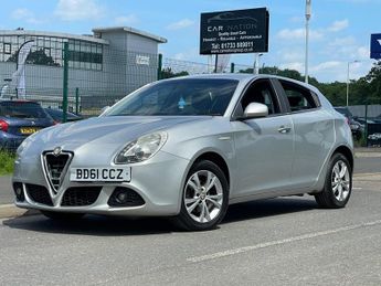 Alfa Romeo Giulietta 1.6 JTDM-2 Lusso Euro 5 (s/s) 5dr