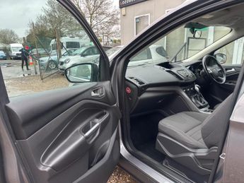 Ford Kuga 2.0 TDCi Zetec Powershift AWD Euro 5 5dr