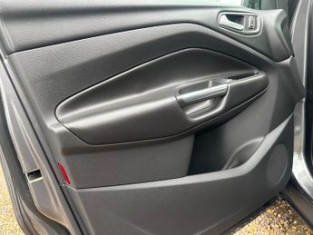 Ford Kuga 2.0 TDCi Zetec Powershift AWD Euro 5 5dr