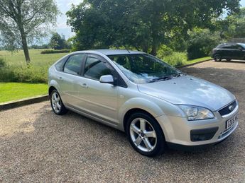 Ford Focus 1.8 Ghia 5dr