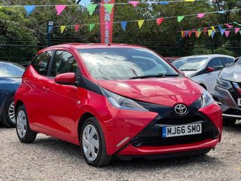 Toyota AYGO 1.0 VVT-i x-play x-shift Euro 6 5dr