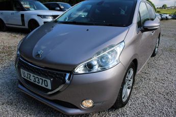 Peugeot 208 1.2 VTi Allure Euro 5 5dr