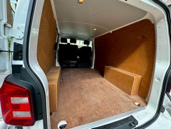 Volkswagen Transporter 2.0 BiTDI T30 BlueMotion Tech Highline FWD SWB Euro 6 (s/s) 5dr
