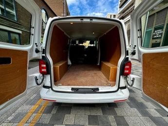 Volkswagen Transporter 2.0 BiTDI T30 BlueMotion Tech Highline FWD SWB Euro 6 (s/s) 5dr