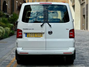 Volkswagen Transporter 2.0 BiTDI T30 BlueMotion Tech Highline FWD SWB Euro 6 (s/s) 5dr