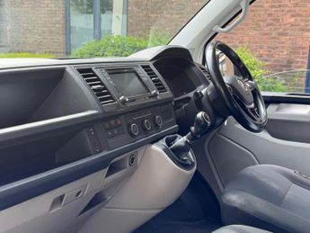 Volkswagen Transporter 2.0 BiTDI T30 BlueMotion Tech Highline FWD SWB Euro 6 (s/s) 5dr