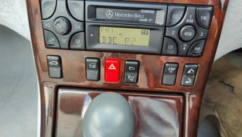 Mercedes-Benz SL Class 3.2 SL320 2dr