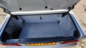 Mercedes-Benz SL Class 3.2 SL320 2dr