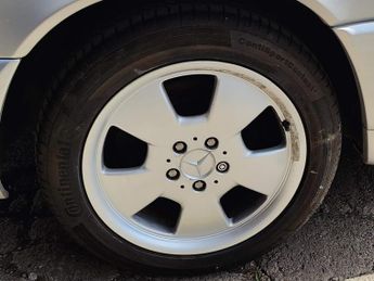 Mercedes-Benz SL Class 3.2 SL320 2dr