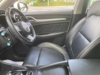 MG MG ZS 44.5kWh Exclusive Auto 5dr