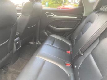 MG MG ZS 44.5kWh Exclusive Auto 5dr