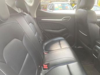 MG MG ZS 44.5kWh Exclusive Auto 5dr