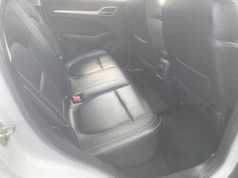 MG MG ZS 44.5kWh Exclusive Auto 5dr