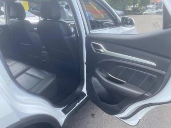 MG MG ZS 44.5kWh Exclusive Auto 5dr