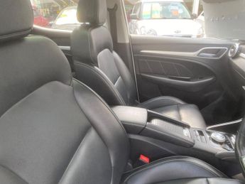 MG MG ZS 44.5kWh Exclusive Auto 5dr