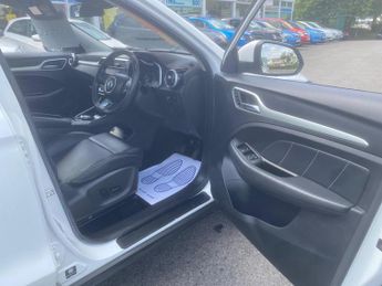 MG MG ZS 44.5kWh Exclusive Auto 5dr