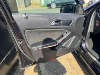 Mercedes-Benz A Class 2.0 A45 AMG SpdS DCT 4MATIC Euro 6 (s/s) 5dr
