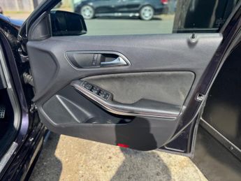 Mercedes-Benz A Class 2.0 A45 AMG SpdS DCT 4MATIC Euro 6 (s/s) 5dr