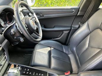 Porsche Macan 2.0T PDK 4WD Euro 6 (s/s) 5dr