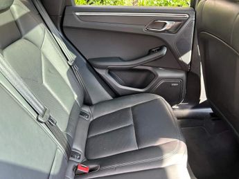 Porsche Macan 2.0T PDK 4WD Euro 6 (s/s) 5dr