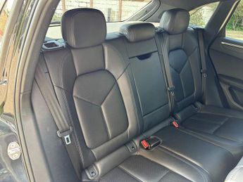 Porsche Macan 2.0T PDK 4WD Euro 6 (s/s) 5dr