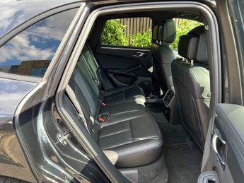 Porsche Macan 2.0T PDK 4WD Euro 6 (s/s) 5dr
