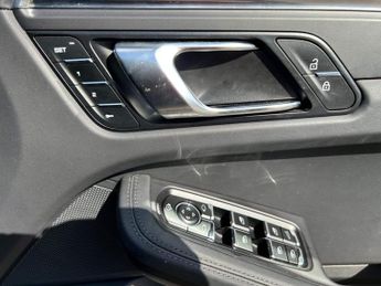 Porsche Macan 2.0T PDK 4WD Euro 6 (s/s) 5dr