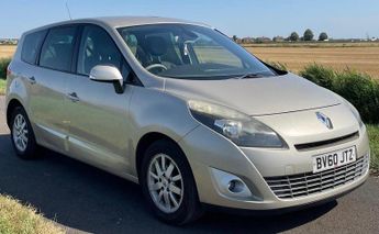 Renault Grand Scenic 1.9 dCi Privilege TomTom Euro 5 5dr