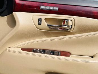 Lexus LS 5.0 600h V8 L CVT 4WD Euro 5 (s/s) 4dr