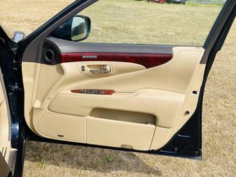 Lexus LS 5.0 600h V8 L CVT 4WD Euro 5 (s/s) 4dr