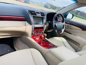 Lexus LS 5.0 600h V8 L CVT 4WD Euro 5 (s/s) 4dr